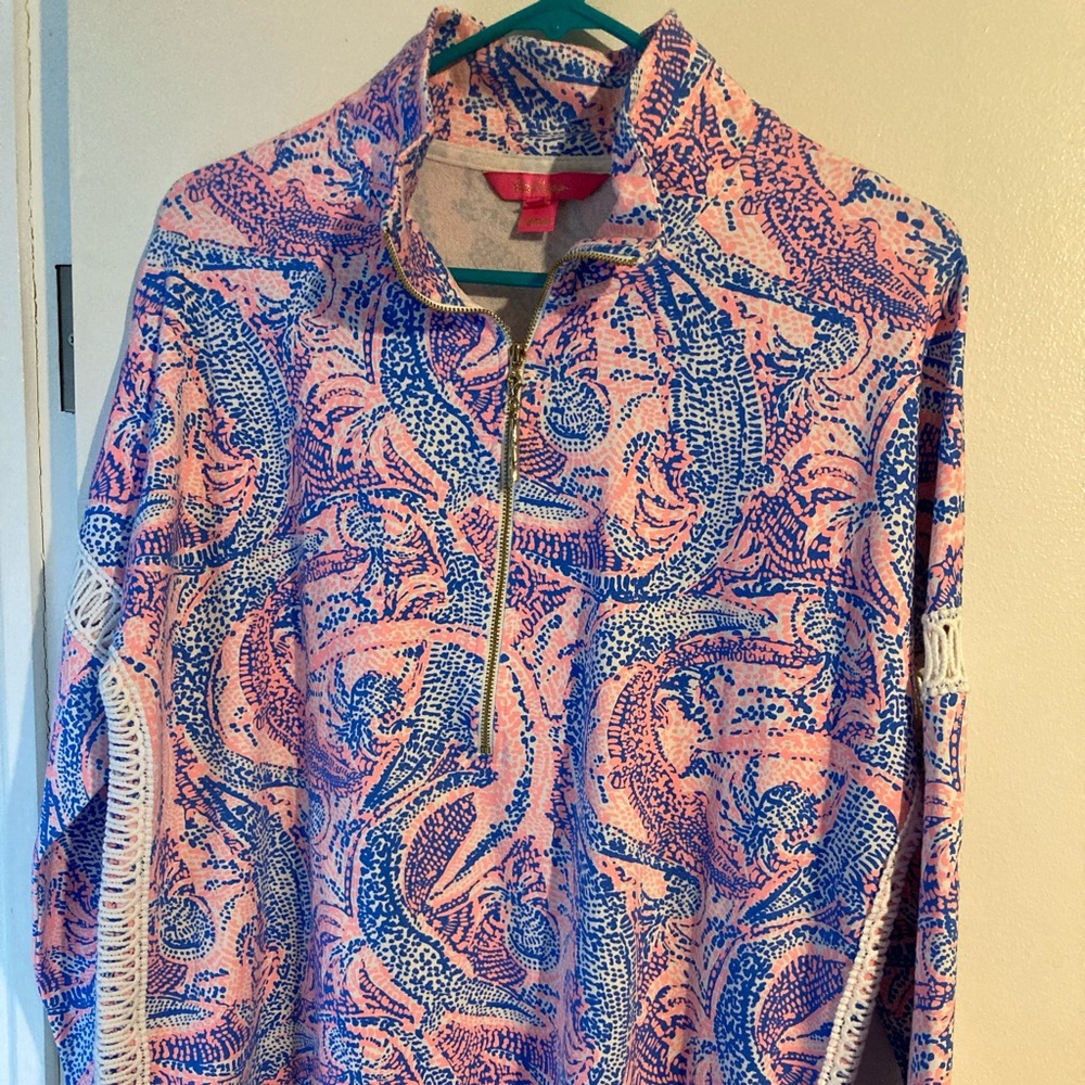 NWOT Never worn Lilly Pulitzer popover. Size M